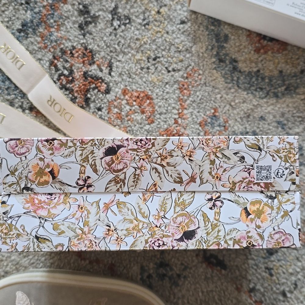 NEW Dior Beige Floral Women's Bag - Picture 12 of 13